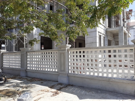 Fence  designed with breeze block