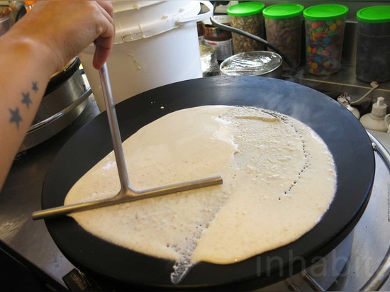 Urban Crepe is a blooming Buenos Aires food stall in a repurposed shipping container