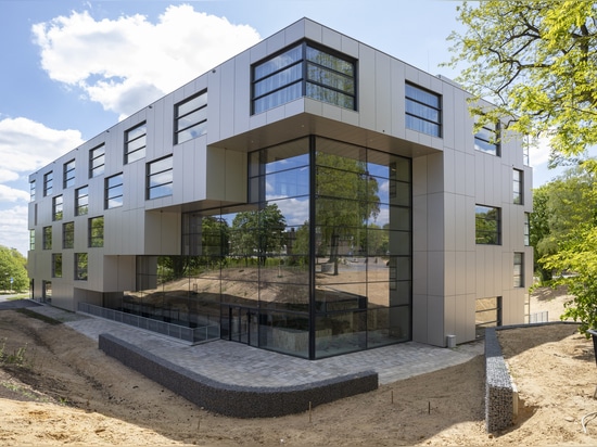 New Village Care Residence / DoepelStrijkers