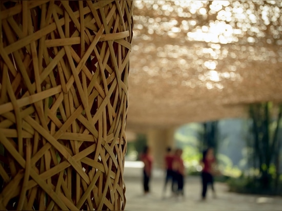 Light bamboo architecture introduces the magic of an open-air theatre in China