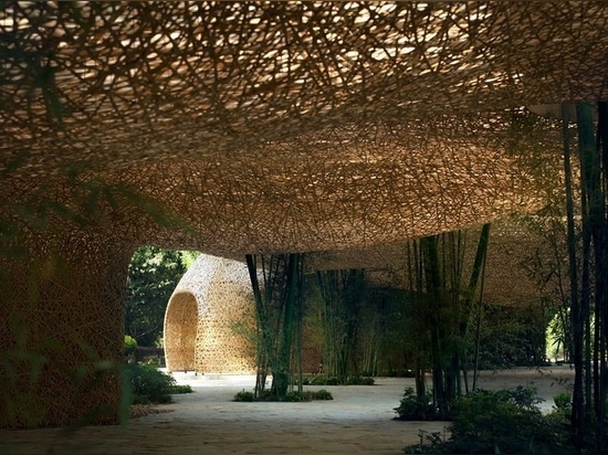 Light bamboo architecture introduces the magic of an open-air theatre in China