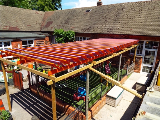 Bioclimatic pergola to Huggets Day Nursery school