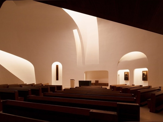 Robert Gutowski Architects designs minimal church interior in response to changes in modern worship