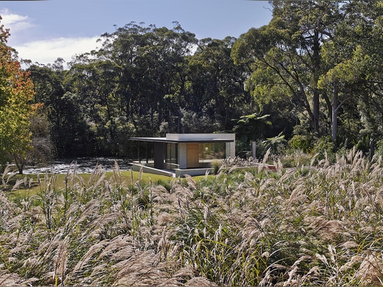 Its remote location and minimalist design create a relaxing environment that calms visitors by immersing them in nature.   Read more: Gorgeous Miesian-inspired glass pavilion floats above a natural...