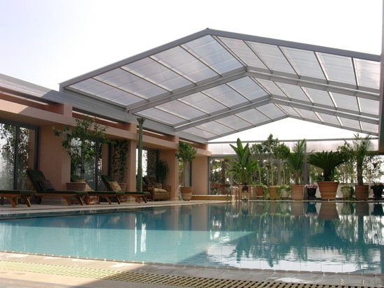 Sliding polycarbonate roof