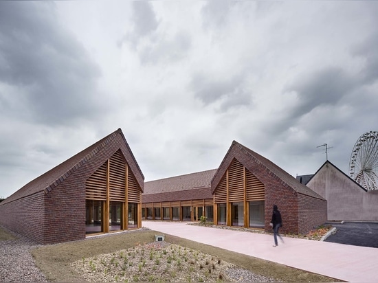 Social and cultural center of Gonzague dressed in clay tiles