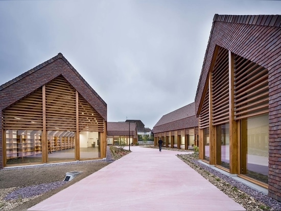 Social and cultural center of Gonzague dressed in clay tiles