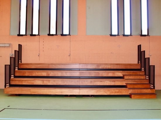 TELESCOPIC GRANDSTANDS AT THE ZANICA ELEMENTARY SCHOOL