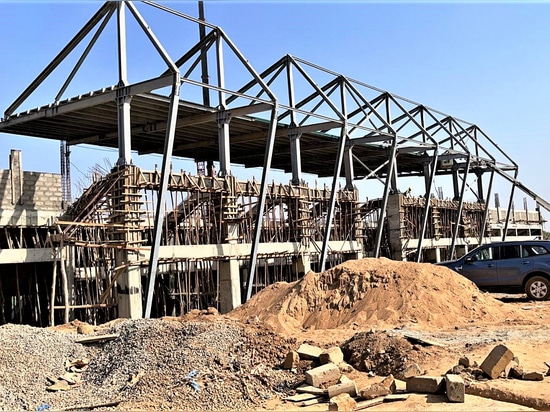 BENIN: LAST METAL CARPENTRY ROOF OF THE TRIP TO AFRICA