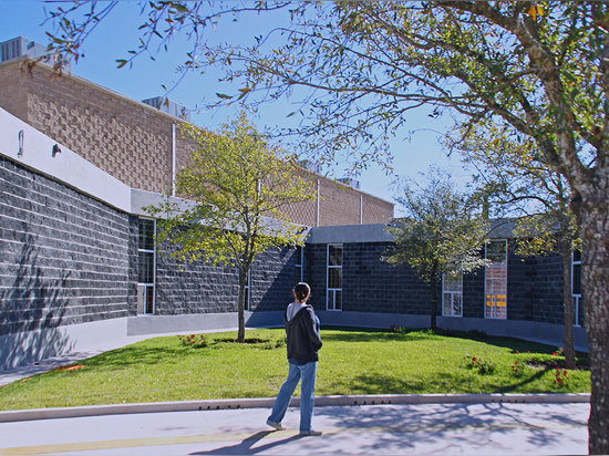 Urbánika, Adapted Gymnasium, Chihuahua, México. Photo © Archivio Urbánika