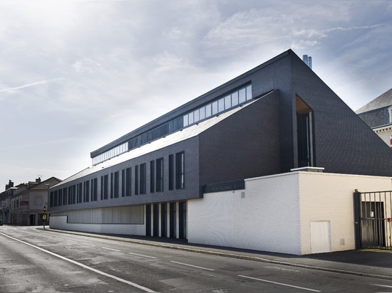 The subdued elegance of black and white brick walls