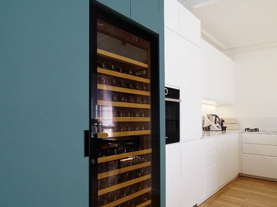 [ DECO TREND ] Wine cabinet in the living-room or kitchen, no need to choose!