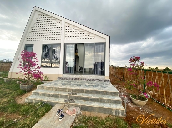 Facade design with breeze block has become popular.