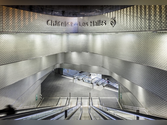 Châtelet-Les-Halles and its new glass metro window