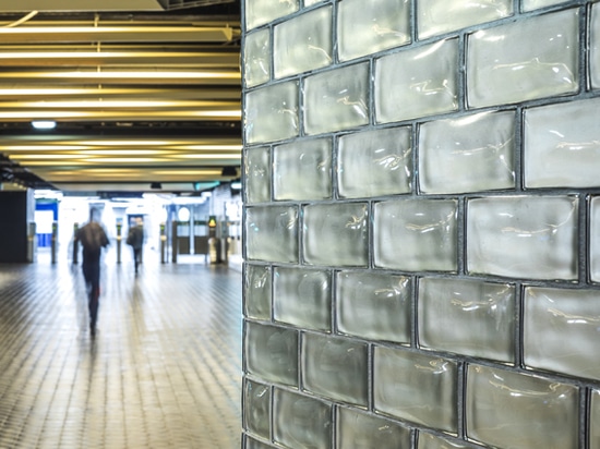 Châtelet-Les-Halles and its new glass metro window