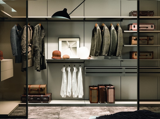 Wardrobe: the dream of fashion addicts or the perfect aid for a tidy home?