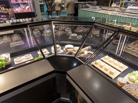 Frigomeccanica presents the new furniture and refrigerated display cases for Horeca and Food