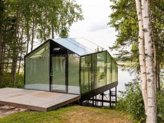the interior is oriented in a way that maximizes views of the landscape
