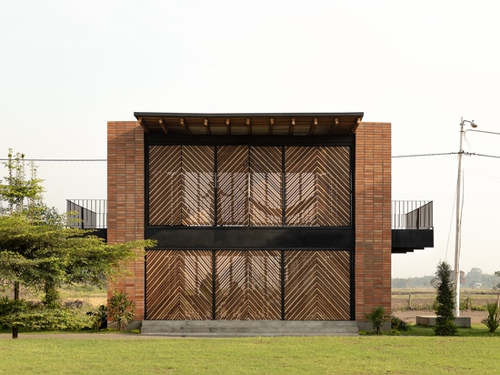 La Pradería Sports Integration Center for Rural Areas / Natura Futura Arquitectura