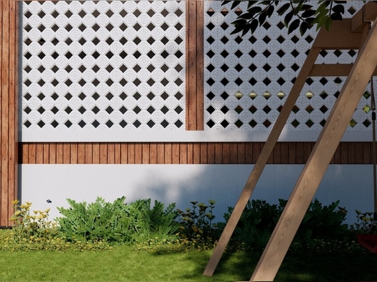 Fence breeze block