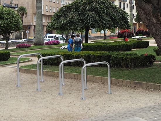 Cervic Environment bicycle and scooter racks: definitive solution for parking in public spaces.