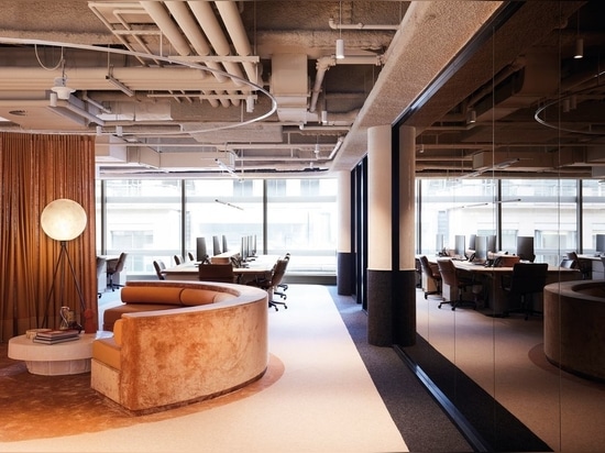 Used for interviews, the only enclosed rooms in the office use black glazed windows to ensure optimum privacy for visiting candidates and clients.