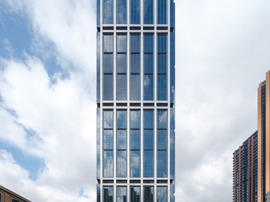 Suhe Centre Office Tower / Foster + Partners