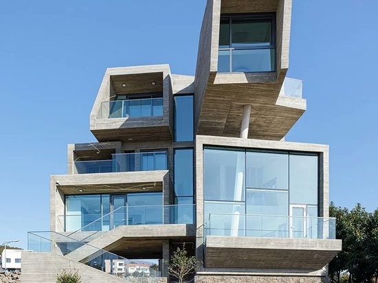 Pacific Residence / Moon Hoon