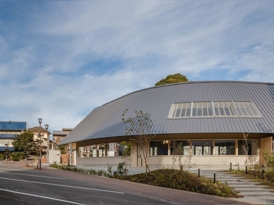 Keiji Ashizawa draws on "whiteness of tofu" for tactile Saga Hirakawaya restaurant