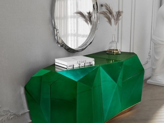 DIAMOND EMERALD SIDEBOARD