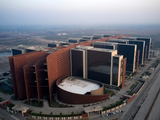 Morphogenesis Completes World's Largest Office Building In India ...