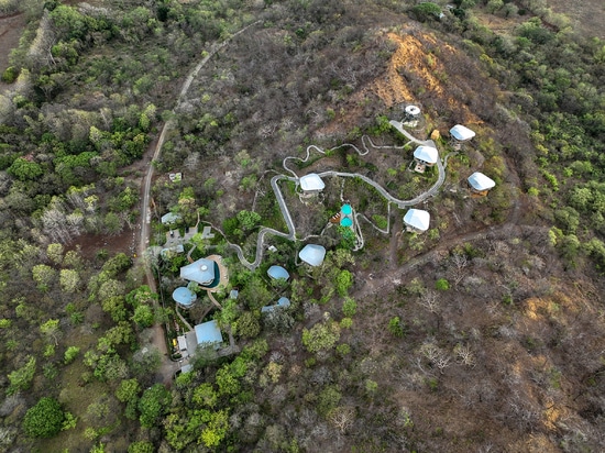 The hotel is located in Sardinal, Costa Rica