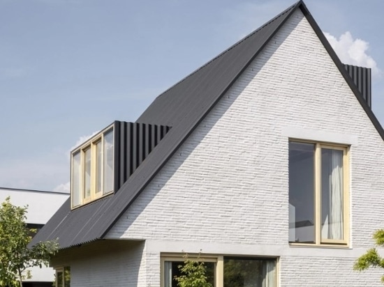 Chris Collaris Architects has created Lime Wash House