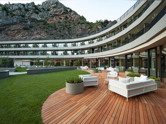 THE NEW 5-STAR FAMILY HOTEL ON LAKE GARDA