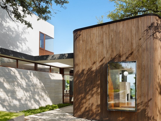 A Home In The Midst Of Mature Oak Trees For A Family In Texas