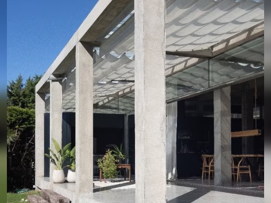 In Argentina, a grid of concrete columns is a matrix for an ever-evolving house