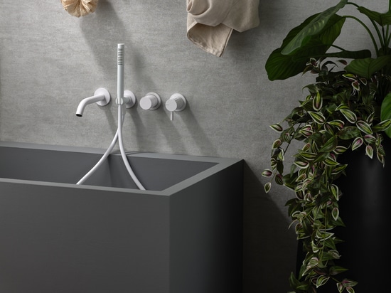 The Ritmonio style “leaves its mark”: Diametro35 Impronte. Maximum customization to create a bathroom with a unique identity.