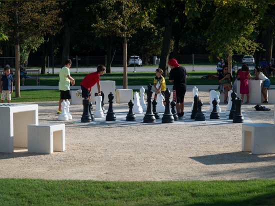 CALZOLARI STREET FURNITURE FOR THE GREEN RENAISSANCE IN MANTUA