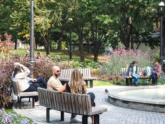 Solid Curved Benches - Toronto (CA)