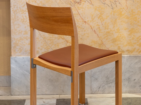 Explore the diverse features of Hela chair