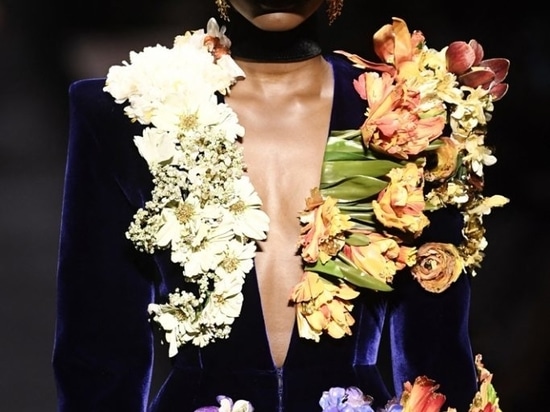 Flowers In Fashion