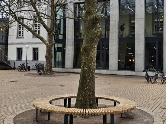 THE ART OF SHAPING STREET FURNITURE: SITTING IN STYLE AND COMFORT