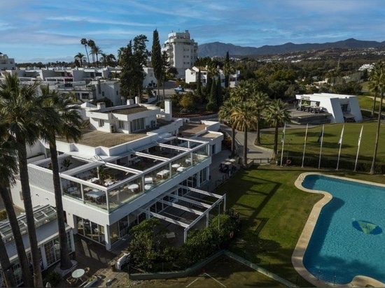 KE for the rooftop terrace of the beachfront golf club in Marbella, pearl of the Costa del Sol