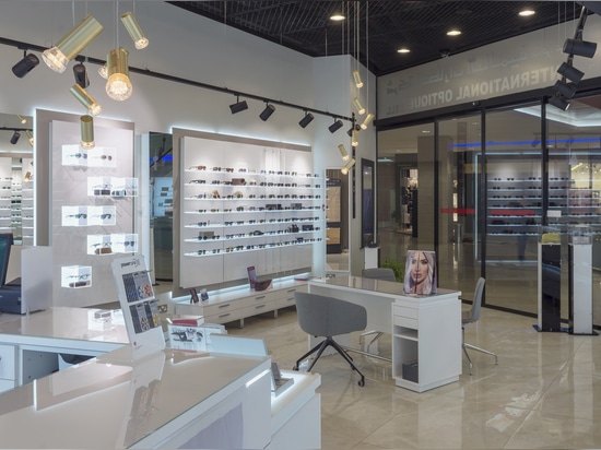 REFERENCE: Gold Jewels by JSPR decorating an optique in Kuwait | By Concept-S