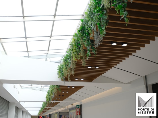 Suspended Metal Ceilings Atena for Porte di Mestre Shopping Centre