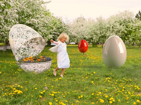 Fiberglass Easter Decorations: Customizable Eggs, Bunnies, and Hens to Elevate Urban Spaces