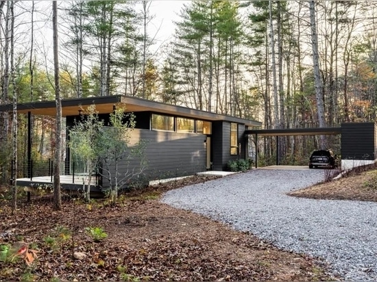 The approach to Cabin House