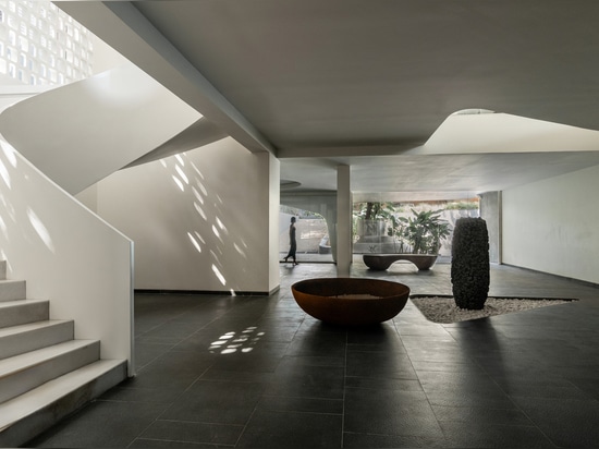 NINE X NINE House / Sanjay Puri Architects