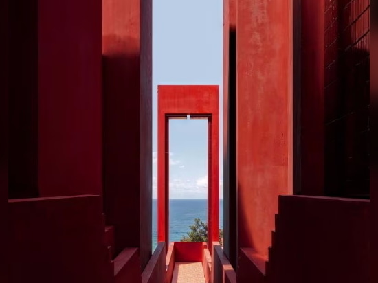 There is a “new” Muralla Roja, and it’s in Albania