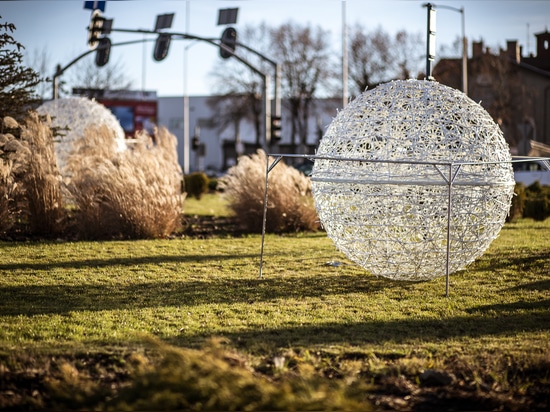 Openwork Spheres: Versatile Urban Decor for All Seasons